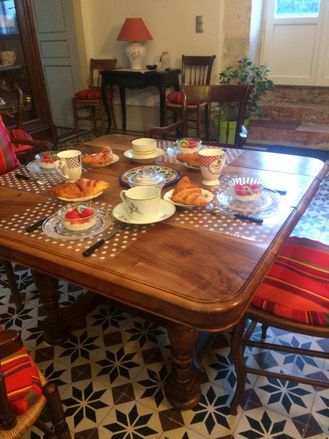 Le Logis Du Plessis Bed & Breakfast Chaniers Exterior photo